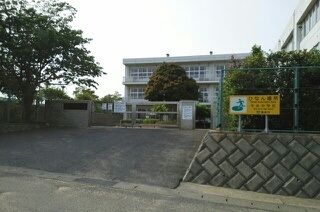 中学校　平井中学校（中学校）まで120m