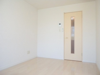 居室・リビング　明るい居間で気持ちまで明るくなりますね！