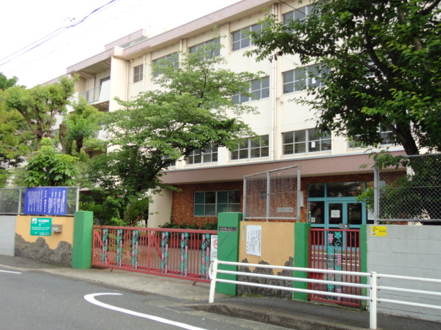 その他　北九州市立足立小学校（その他）まで576m