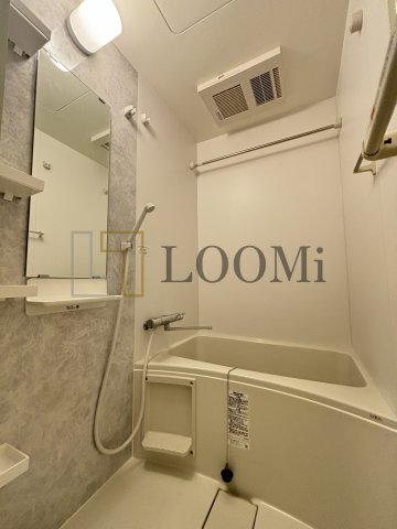 バス・シャワールーム　セレニテ難波グランデシュッド　浴室