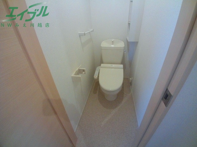 トイレ　同型反転タイプ画像