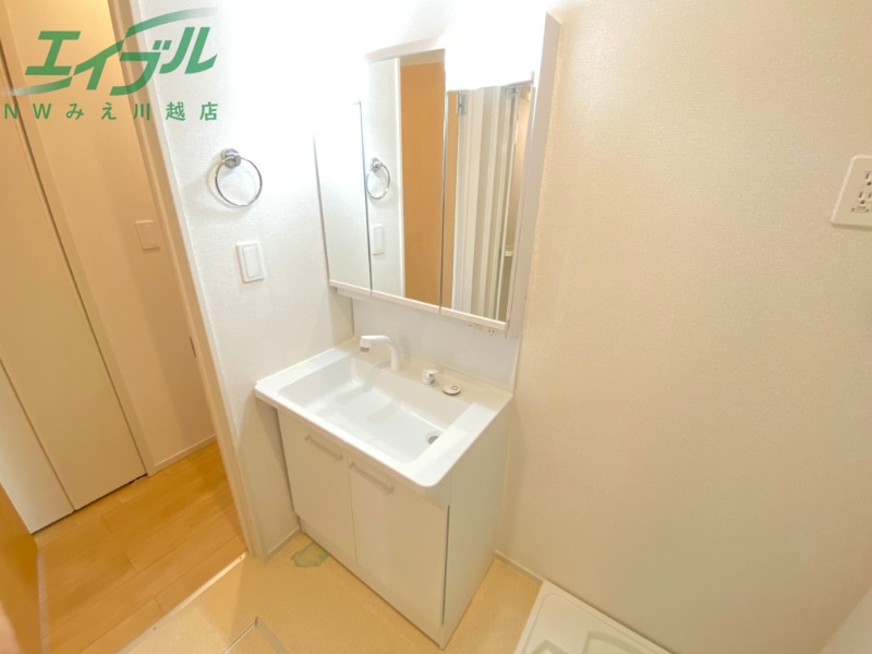 洗面設備　同型反転タイプ画像