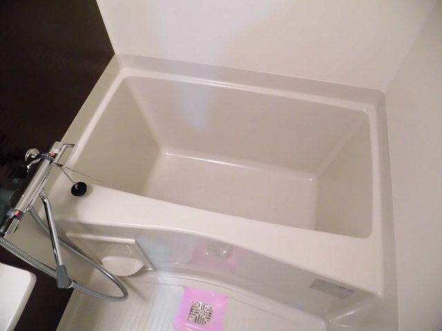 バス・シャワールーム　浴室乾燥機完備のお風呂です。