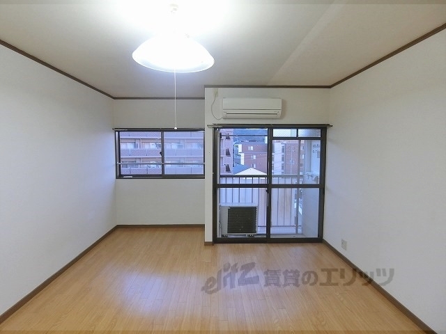 居室・リビング　洋室