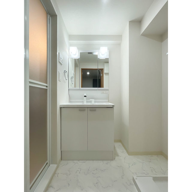 洗面設備　脱衣スペースもあります