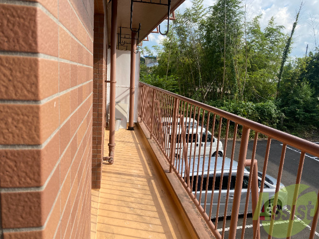 バルコニー　バルコニーも、日当たり良く、広くて使いやすそうです