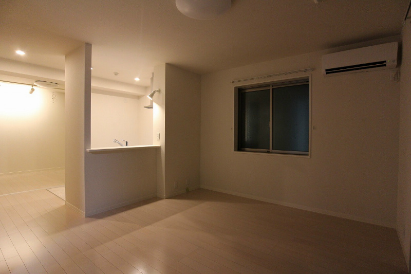 居室・リビング　冷暖房、照明を完備しています。