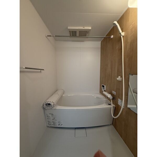 バス・シャワールーム　同一物件内の別のお部屋のものです 間取や内装のご参考にご覧く