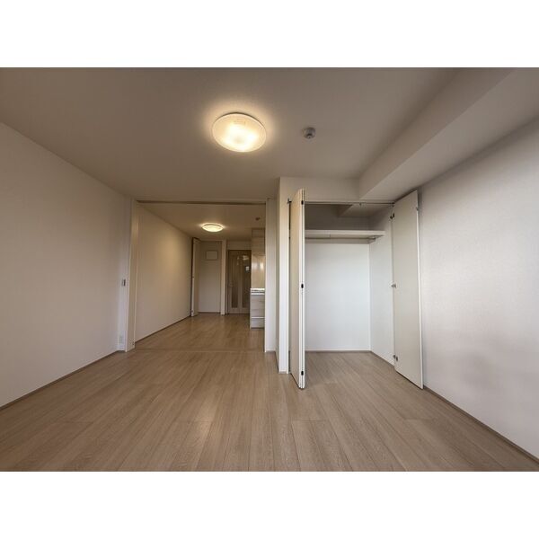 居室・リビング　同一物件内の別のお部屋のものです 間取や内装のご参考にご覧く