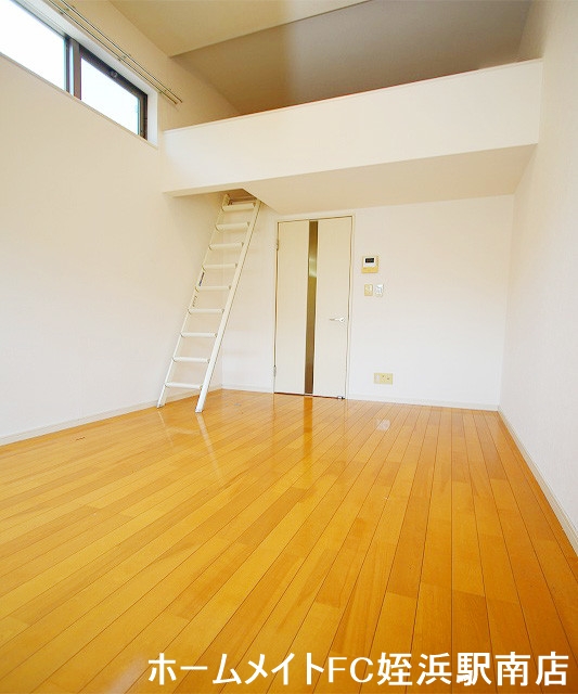 居室・リビング　★敷金礼金ゼロ・ネット無料です♪★参考写真