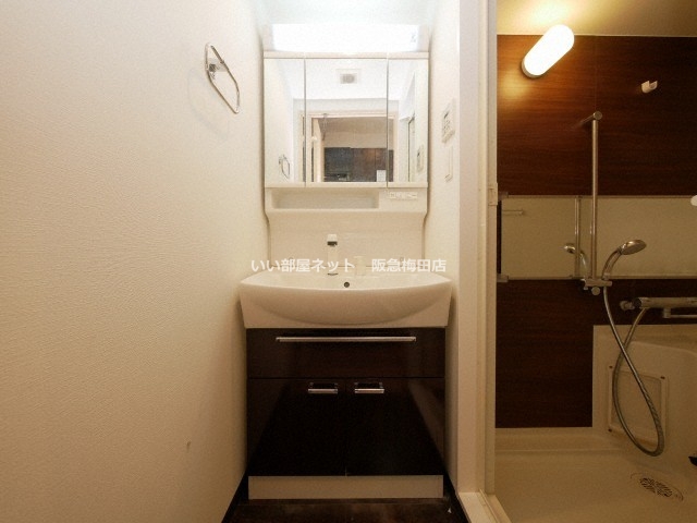 洗面設備　同仕様写真となります。