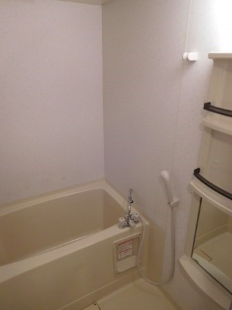 バス・シャワールーム　追い焚きつきです。