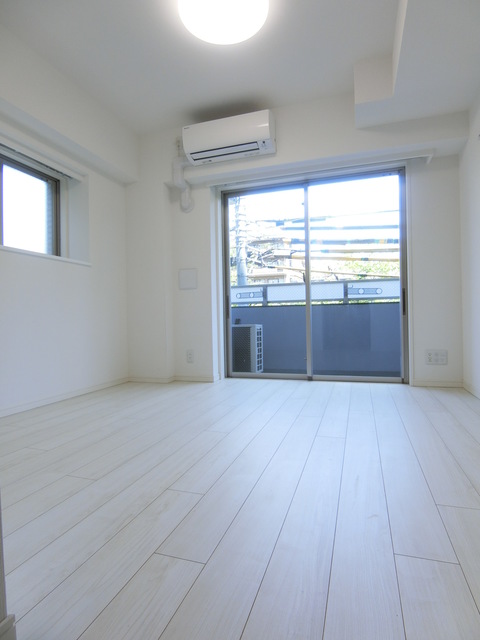 その他部屋・スペース　ホワイトフローリングで明るい洋室！