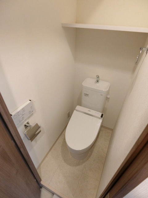 トイレ　シャワー付きトイレ！