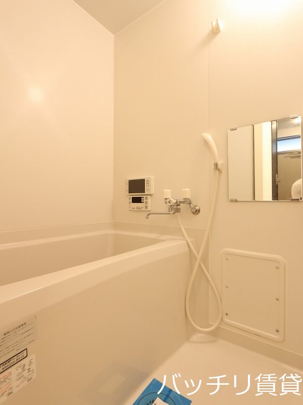 バス・シャワールーム　別号室の画像。現況を優先します。