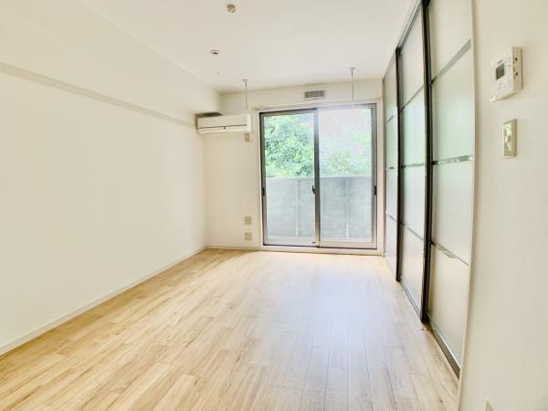 その他部屋・スペース　こちらの居間で趣味の時間をお楽しみください