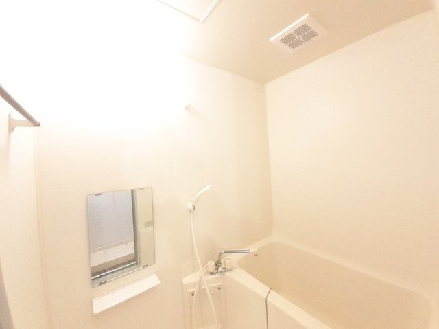 バス・シャワールーム　ゆったり過ごせるお風呂です