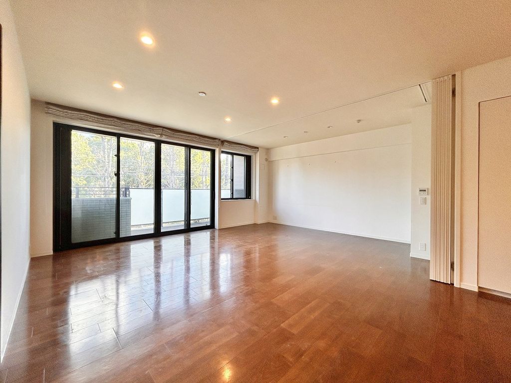 居室・リビング　リビング+洋室約6.3帖