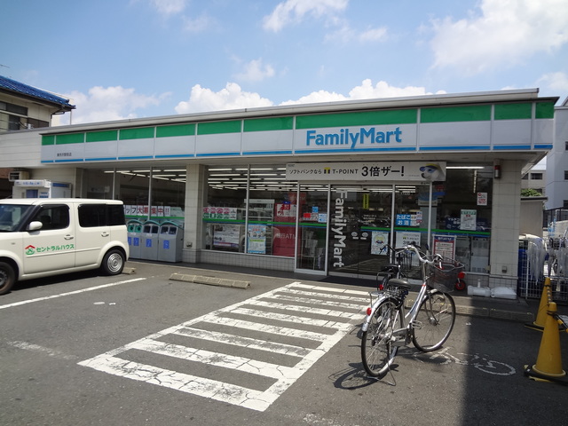 コンビニ　ファミリーマート東所沢駅前店（コンビニ）まで471m