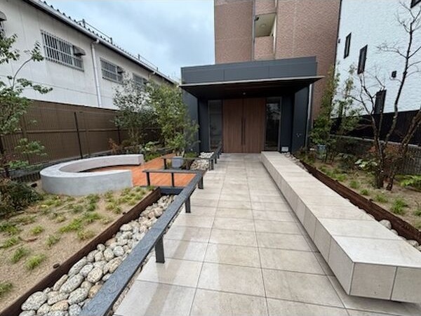 エントランス　反転タイプとなります。