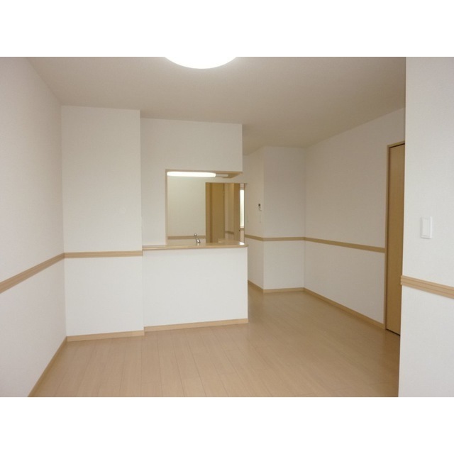 居室・リビング　※退去前の為、別部屋の写真になります。