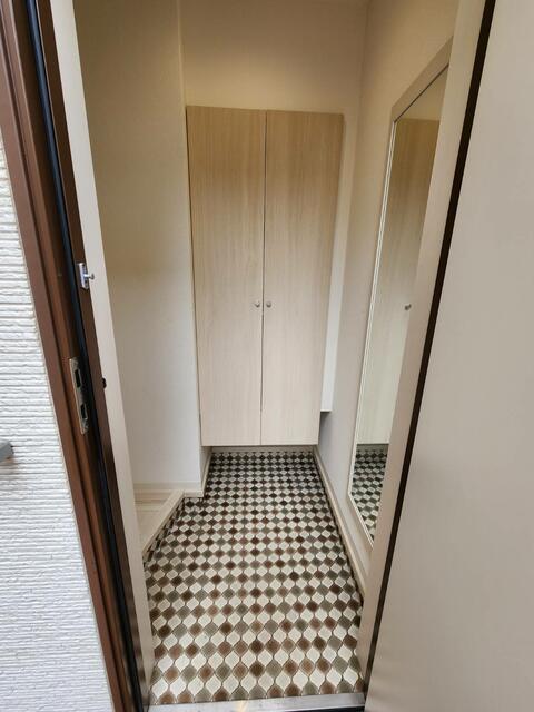 玄関　収納もある玄関です