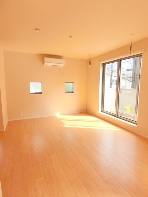 居室・リビング　★2面採光の明るいお部屋★