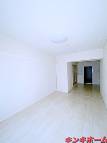 居室・リビング　写真は別のお部屋です。※現況を優先します