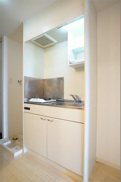 キッチン　参考写真（同建物別部屋のものです）