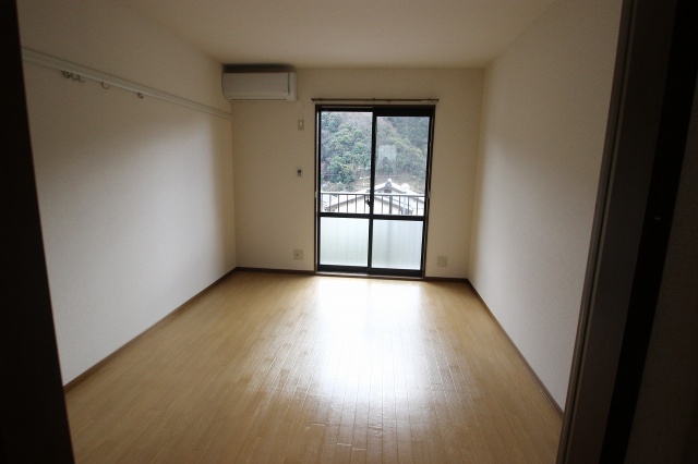 居室・リビング　別号室の写真です