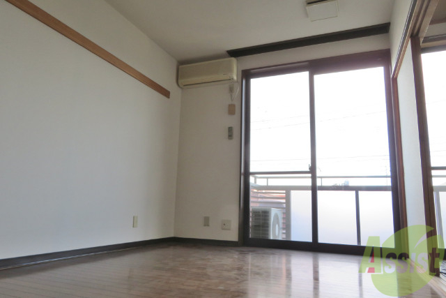 居室・リビング　１０．２帖のＬＤＫです。広々としていますね。