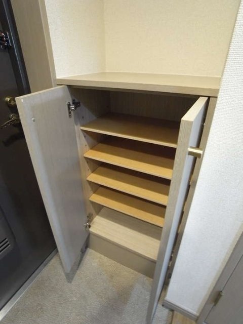 収納　靴入