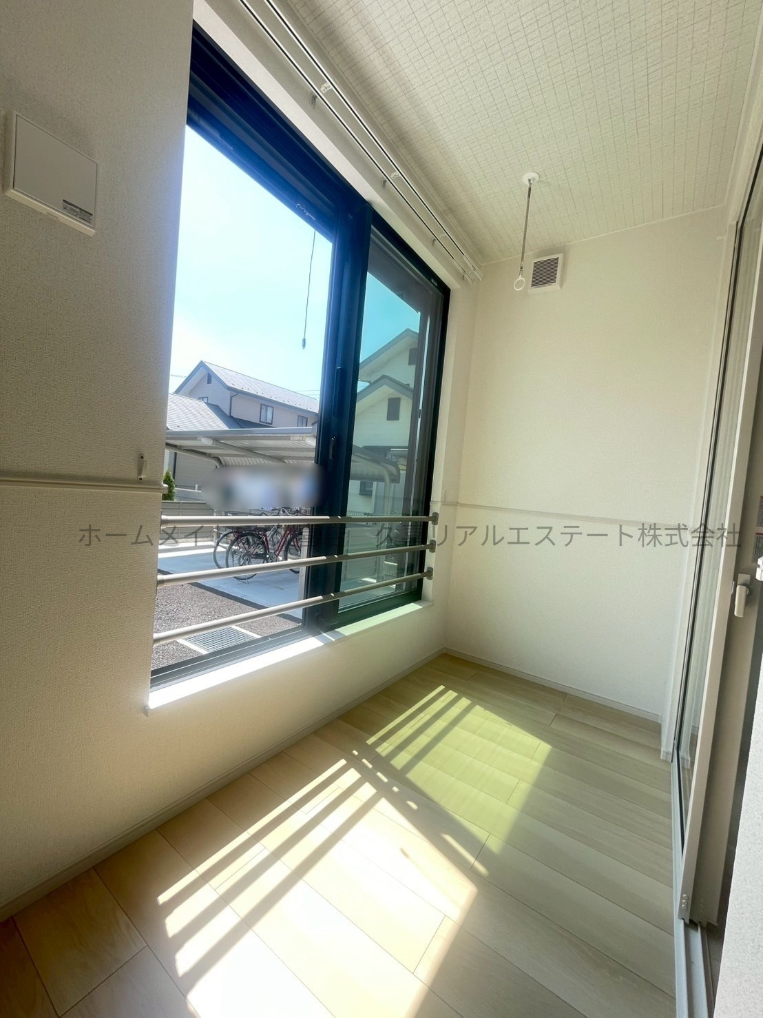 バルコニー　サンルーム　同建物別号室