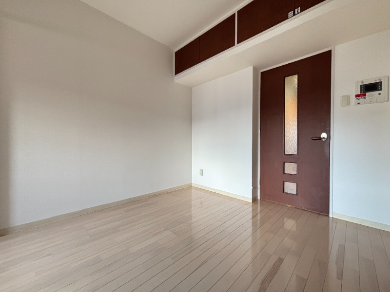 居室・リビング　５０５号室　写真