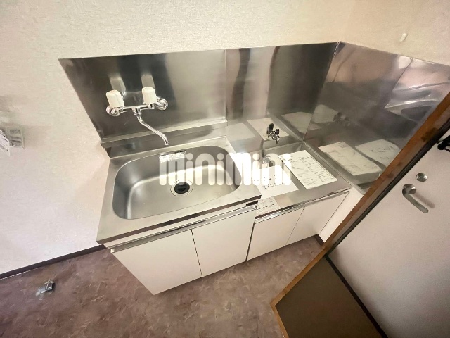 キッチン　※同物件別号室の参考写真です。