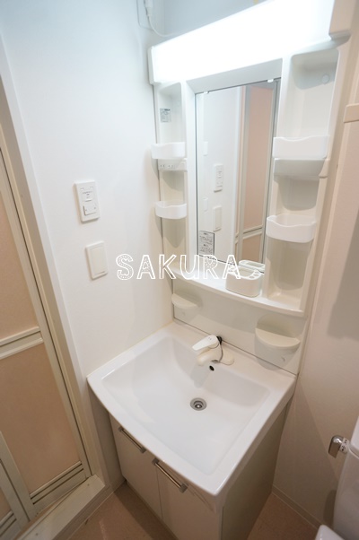 洗面設備　身支度に欠かせない独立洗面台♪