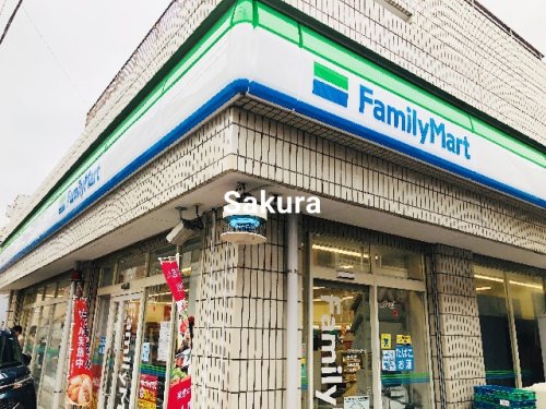 コンビニ　ファミリーマート（コンビニ）まで35m