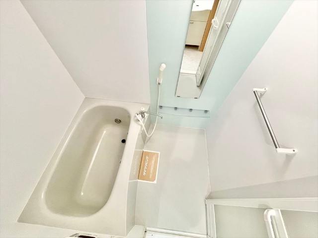 バス・シャワールーム　同一建物内１０２号室内装写真転載