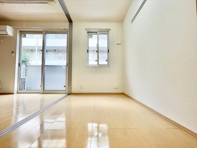 その他部屋・スペース　同一建物内１０２号室内装写真転載