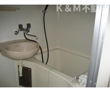 バス・シャワールーム　落ち着いた空間のお風呂です