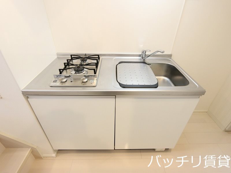 キッチン　別号室タイプの為、現状を優先致します。