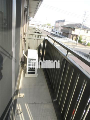 バルコニー　南向きで一日中日当たりのいいベランダ