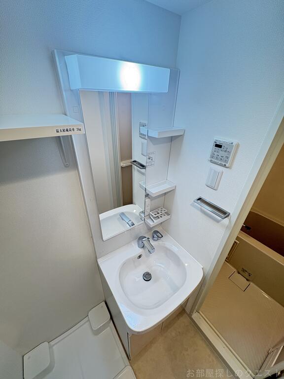 洗面設備　（写真は同タイプ）