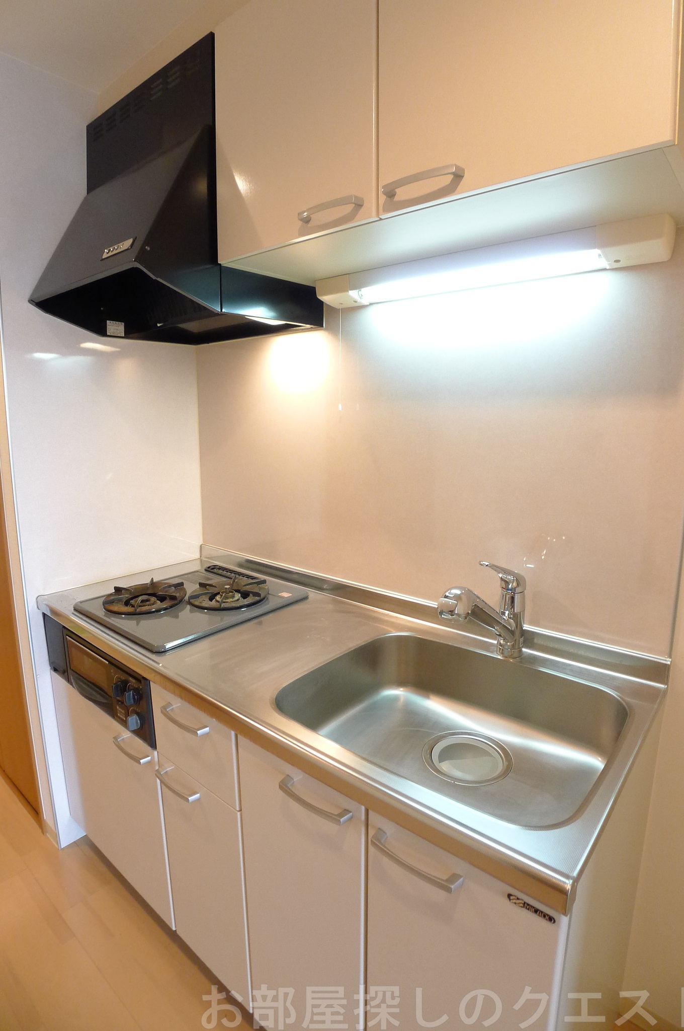 キッチン　（写真は同仕様反転）