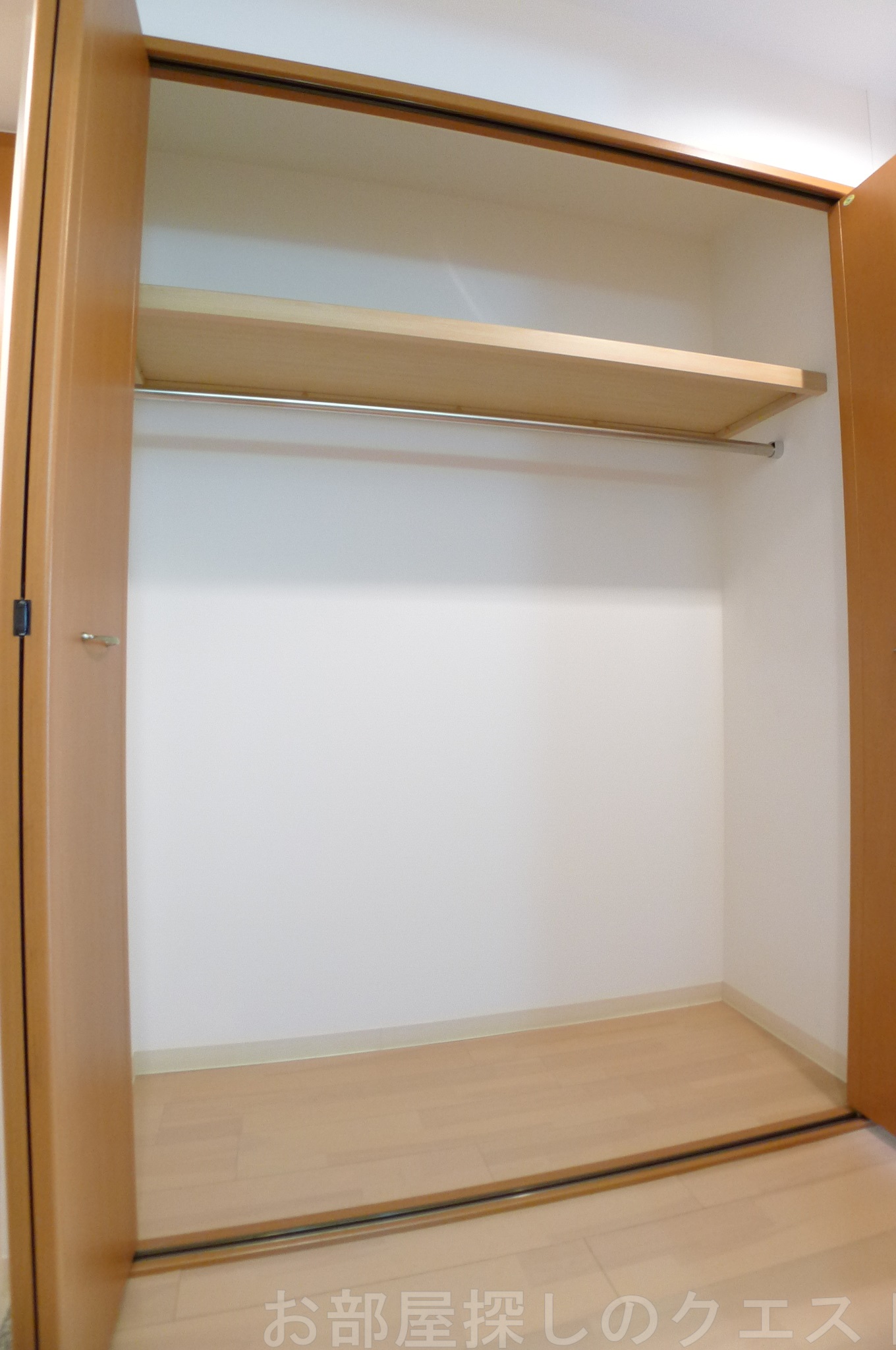 収納　（写真は同仕様反転）