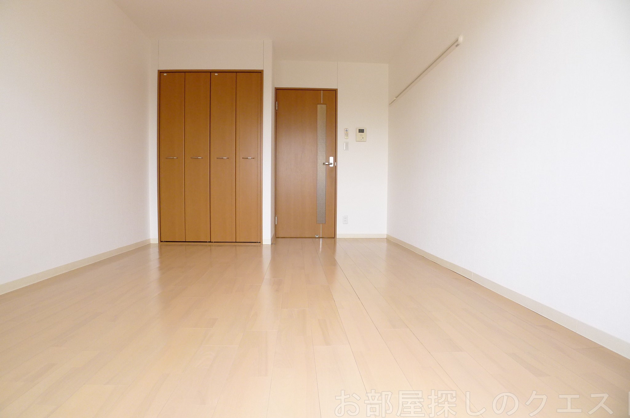 居室・リビング　（写真は同仕様反転）