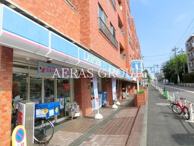 コンビニ　ローソン弦巻二丁目店（コンビニ）まで490m
