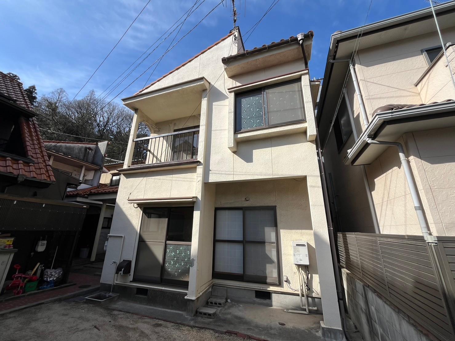 建物外観　1978年築　阿賀北3丁目4番戸建