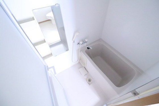 バス・シャワールーム　※別部屋の写真です