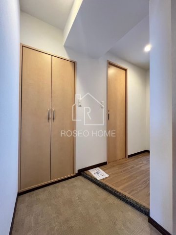 玄関　同マンション別部屋：参考写真